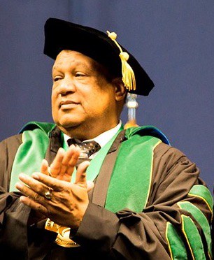 Dr. O'dell Owens at Cincinnati State Commencement