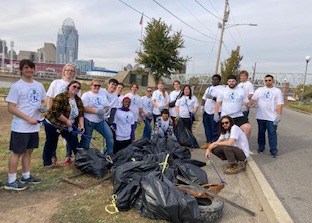 Environmental students at the Ohio River Sweep
